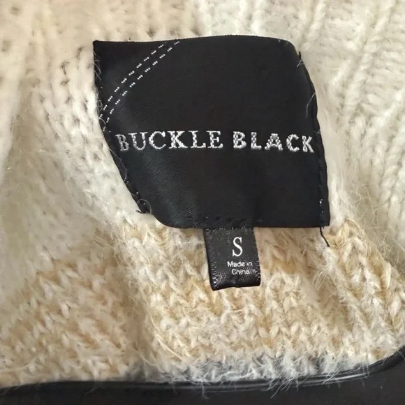 Buckle Black Striped Eyelash Knit Sweater Size M - Picture 10 of 11